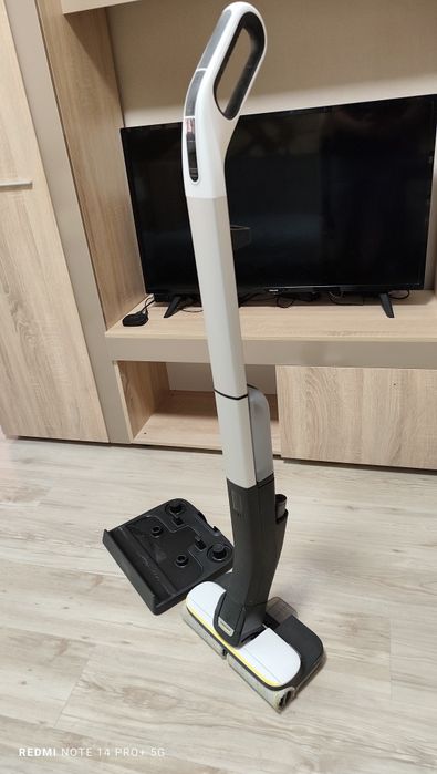 Безжична прахосмукачка за мокро и сухо почистване KARCHER FC 4-4 Batte