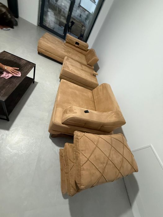 Canapea-coltar 3,5 m , piele naturala intoarsa