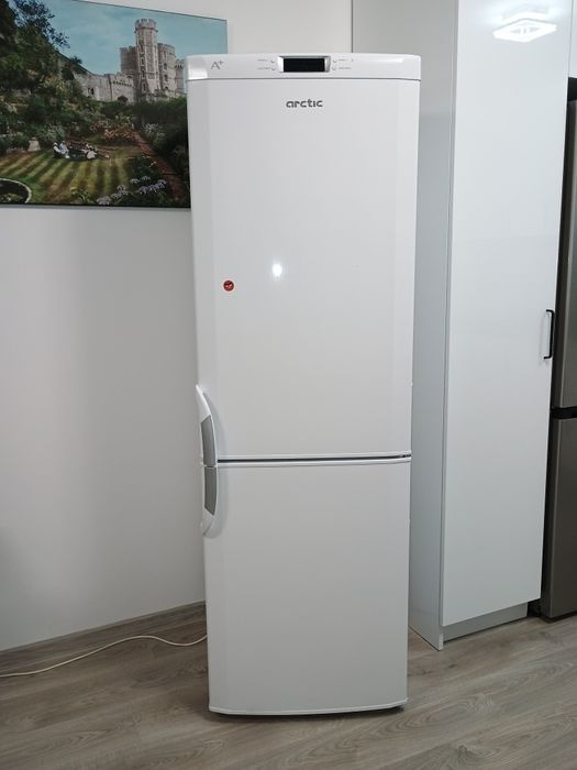 Vând combină frigorifică