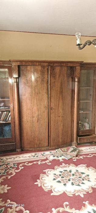 Mobila din lemn masiv