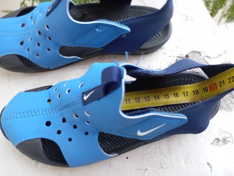 Sandale Nike măsura 33
