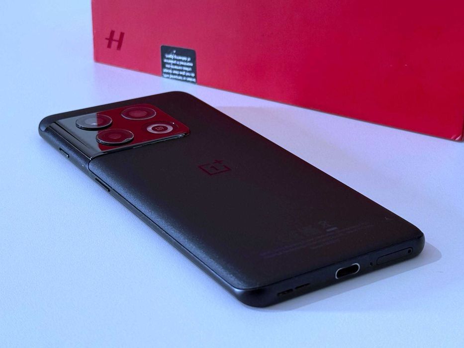 Бартер! Перфектен! OnePlus 10 Pro Volcanic Black (Черен)