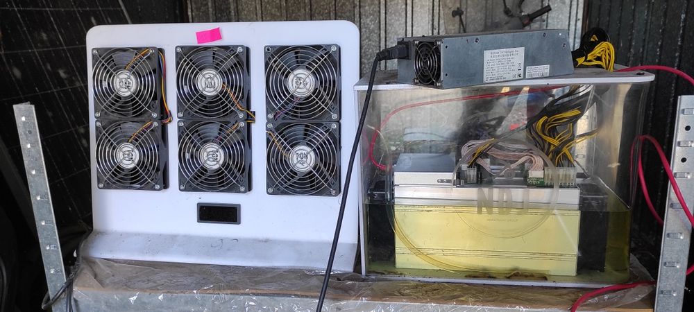 Копачка за биткойн ASIC S9