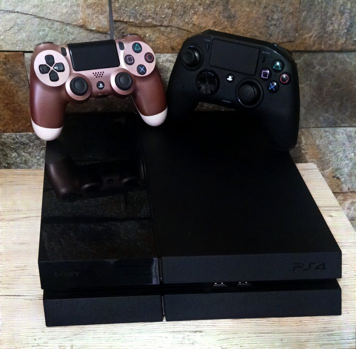 PS4/Playstation 4 Phat 500GB HDD cu+20 jocuri+2 Controllere +1 Joc pe CD
