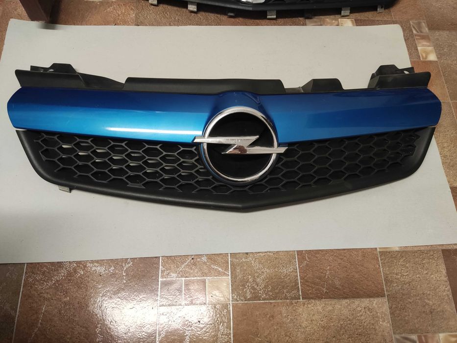 Продавам маски OPC и VXR за Opel Zafira B