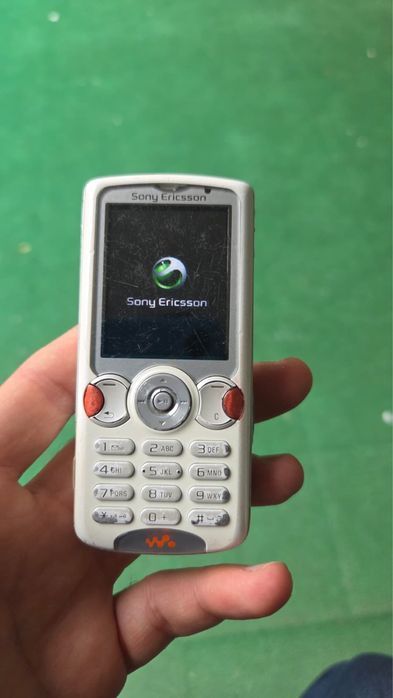 Sony Ericsson W810 Alb Telefon cu butoane