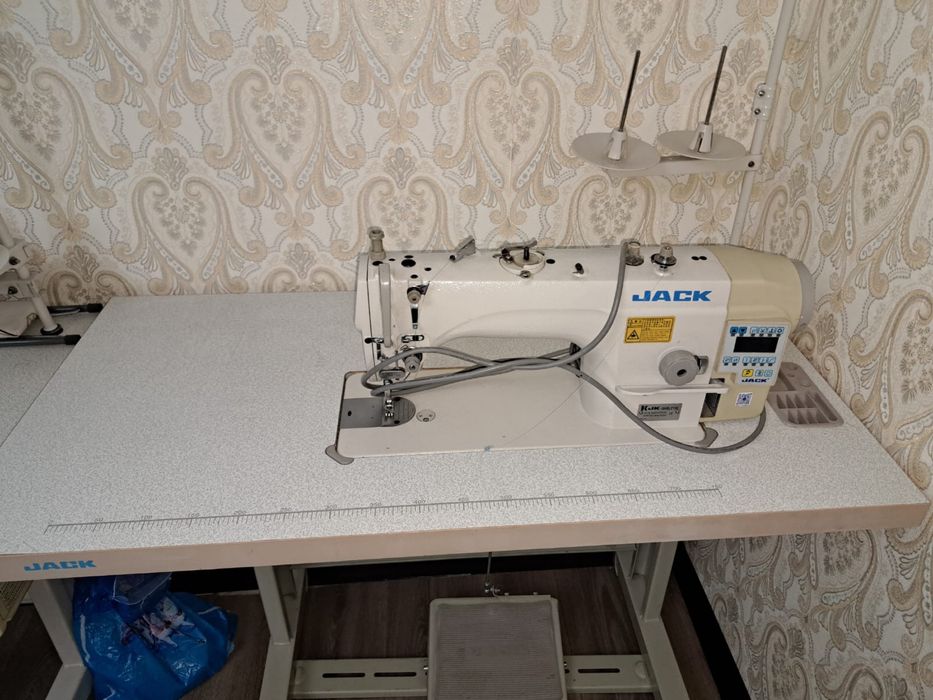 Промышленная швейная машинка
