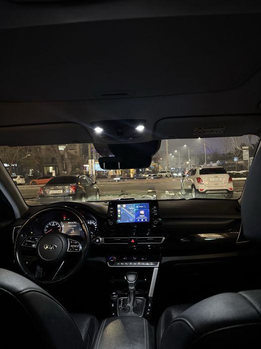 Продается автомобиль KIA SELTOS кроссовер  полный фулл 4 позиция 2021