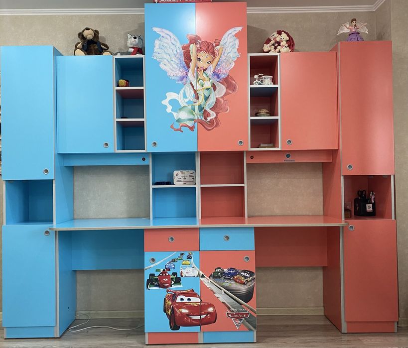 Школьный шкаф со столиками