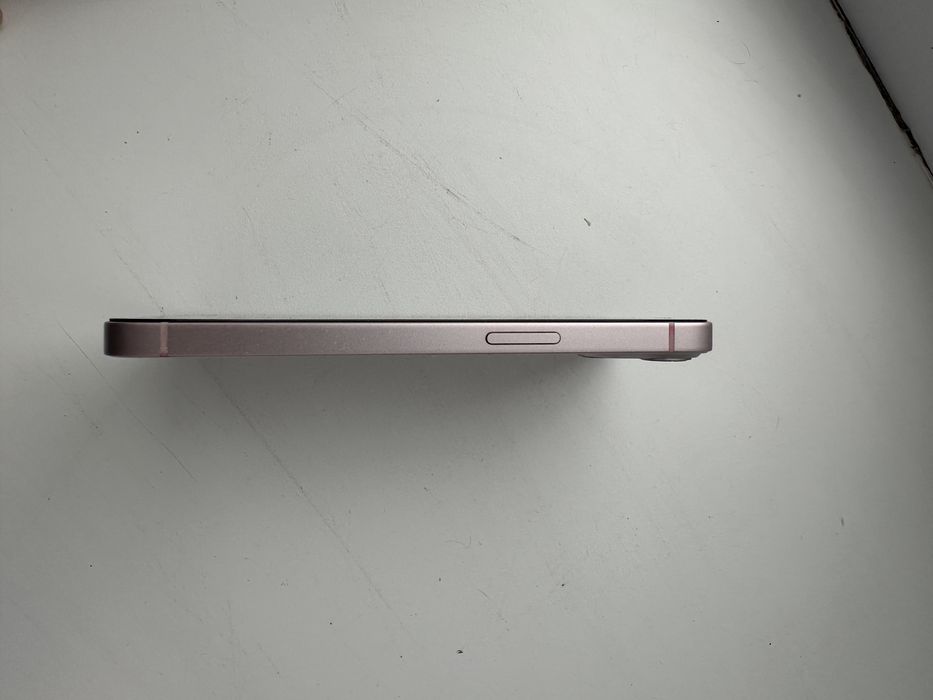 Iphone 13 розовый
