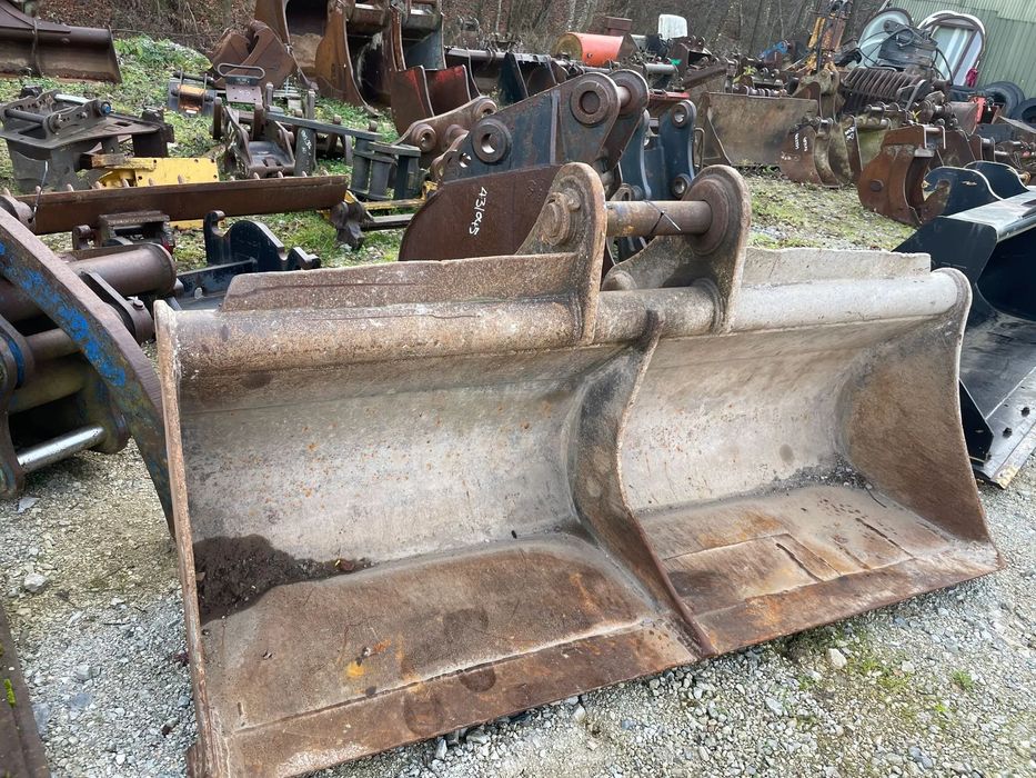 Cupa taluz latime de 2100 mm pentru excavatoare de 15-22 tone