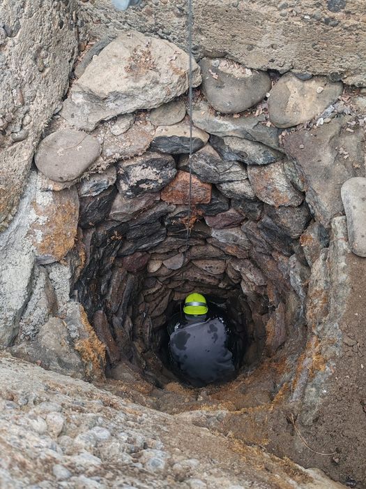 Curatare fantana adancesc