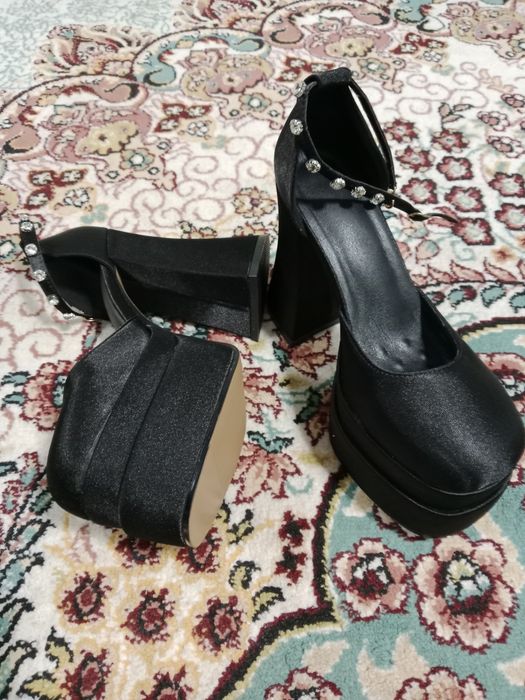 Ayollar tuflisi 38 razmerda xitoydan zakas qilngan yengi