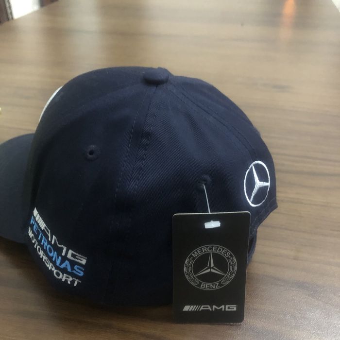 Брендовая кепка от MERSEDES BENZ