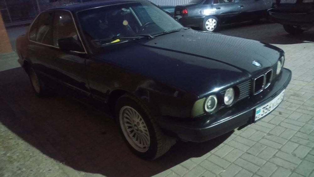 БМВ Е34 объем 2л 1990года