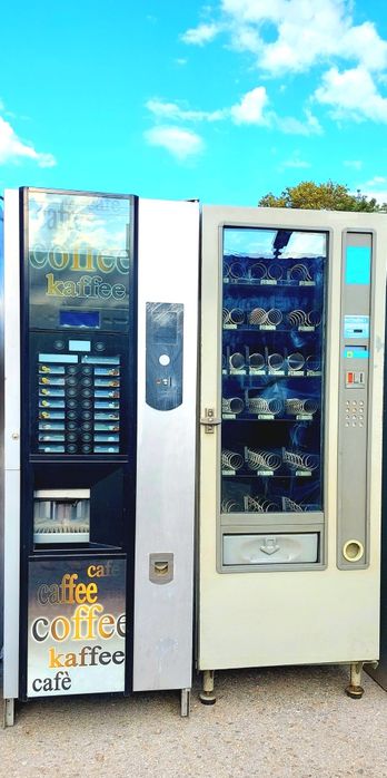 Вендинг машина за кафе/ храни и напитки / Zanussi / Зануси