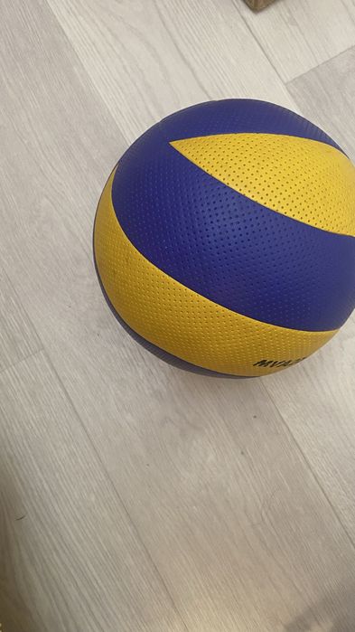 Продается два мяча