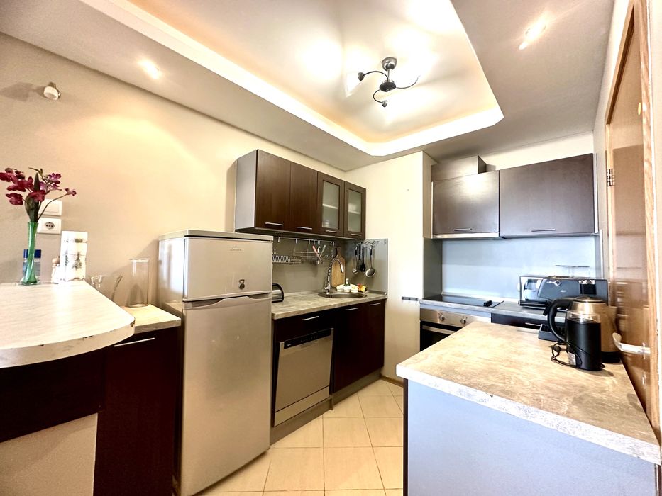 Дава се под наем Тристаен апартамент в Варна, Център - 90 кв.м за 488.58 € - Снимка #6