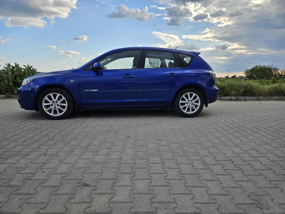 Se vinde mazda 3