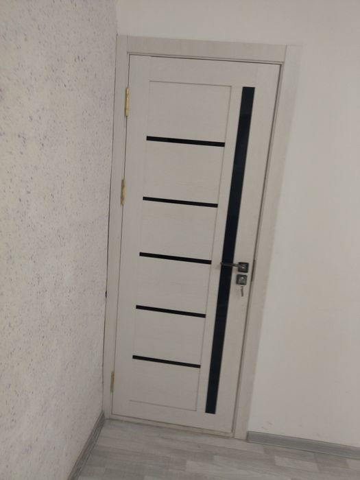 Eshiklar sotiladi soni 3ta