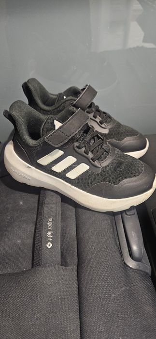 Продам кроссовки детские