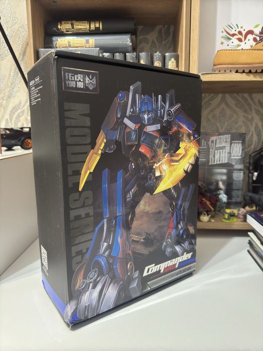 Трансформеры ( Оптимус прайм )