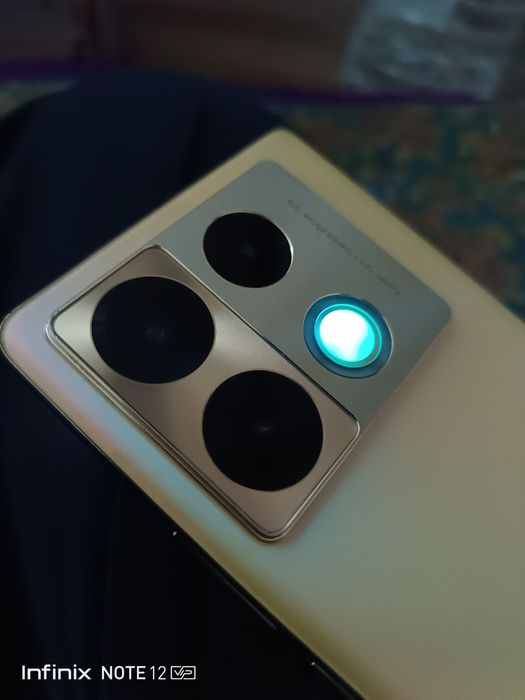 Продам телефон infinix note 40 pro 12/256