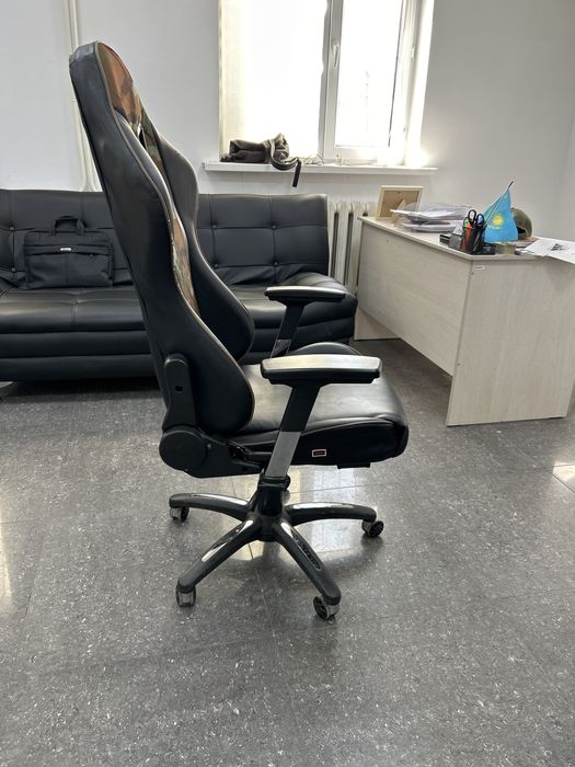 Игровое кресло б/у