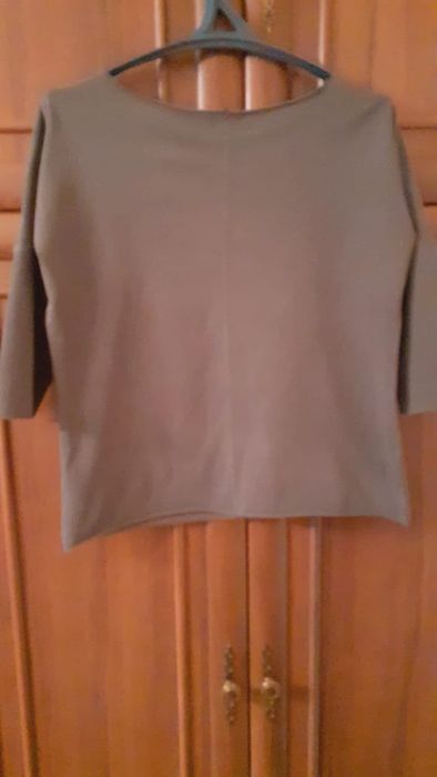 Продам женскую турецкую кофту, 48 размер.