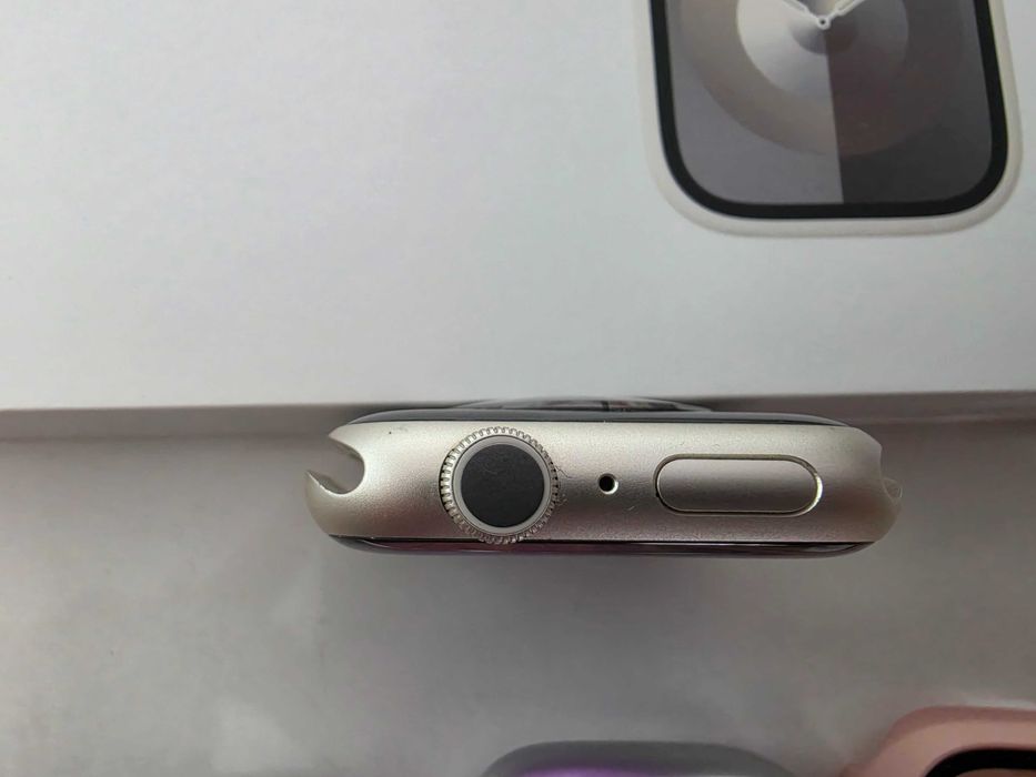 Apple Watch 9 45mm Starlight