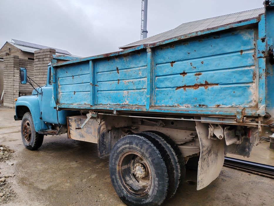 Zil 1985y srochna sotiladi