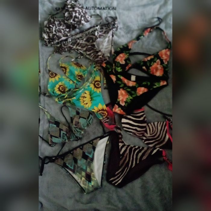 Продам купальники 38-40-42 размер