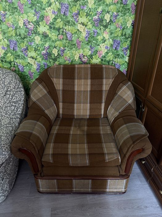 Диван, два кресла