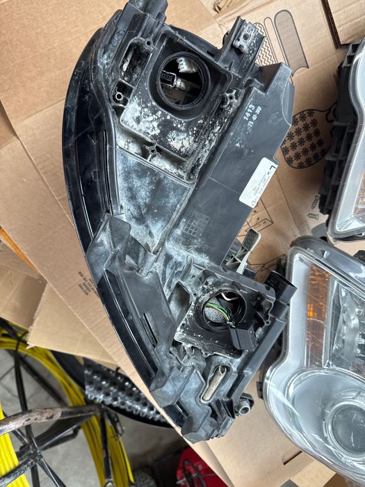 Фар за VW TOURAN 2012г