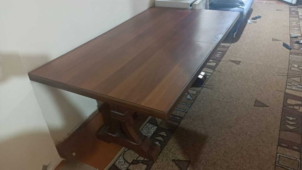 Большой стол на 20 человек