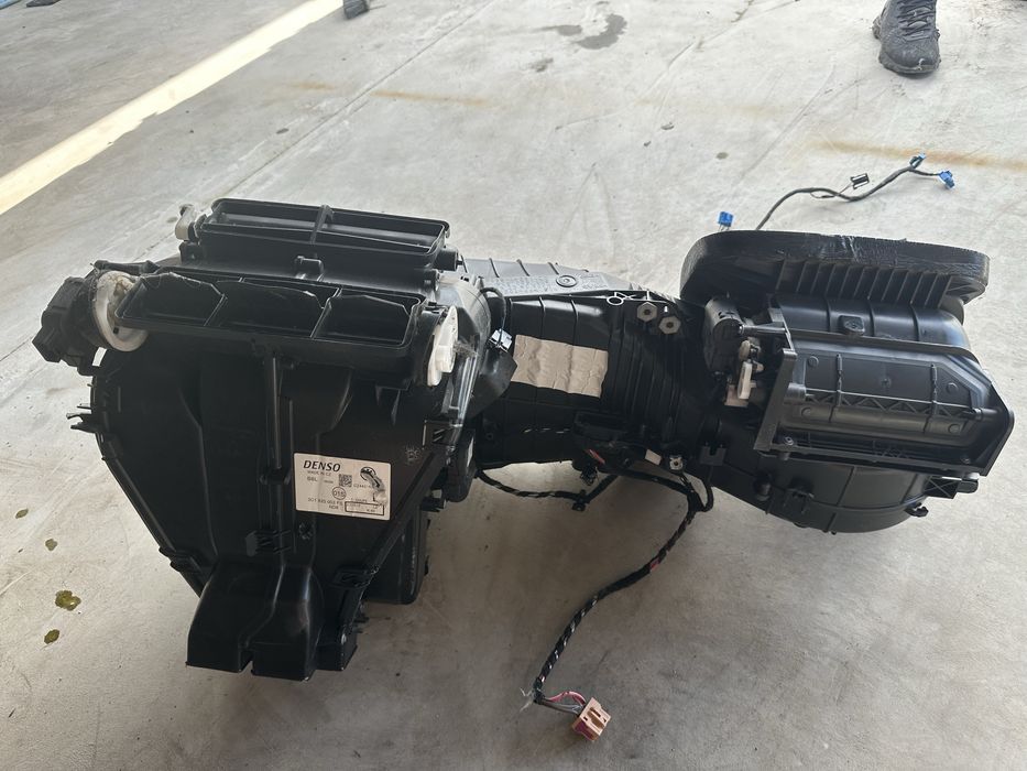 Grup caldura / aeroterma de sub bord Volkswagen Passat b6 b7 CC / motoras reglaj climatizare / calorifer caldura