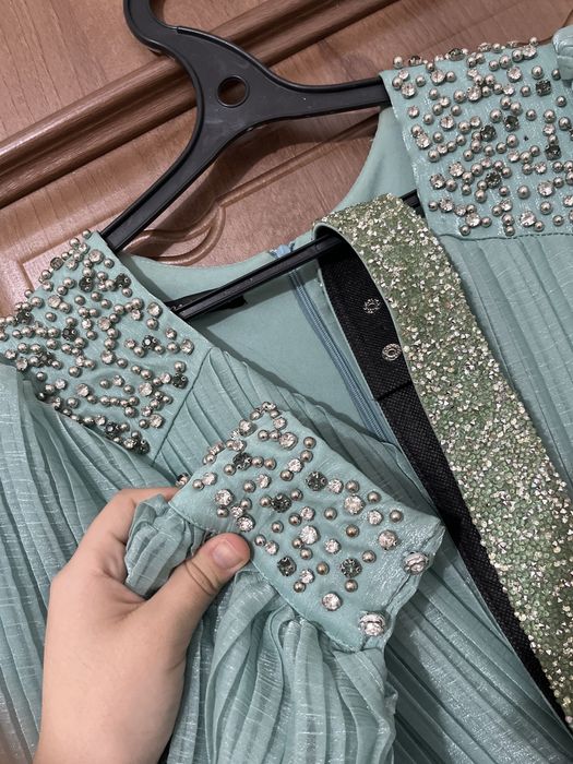 Платье вечернее