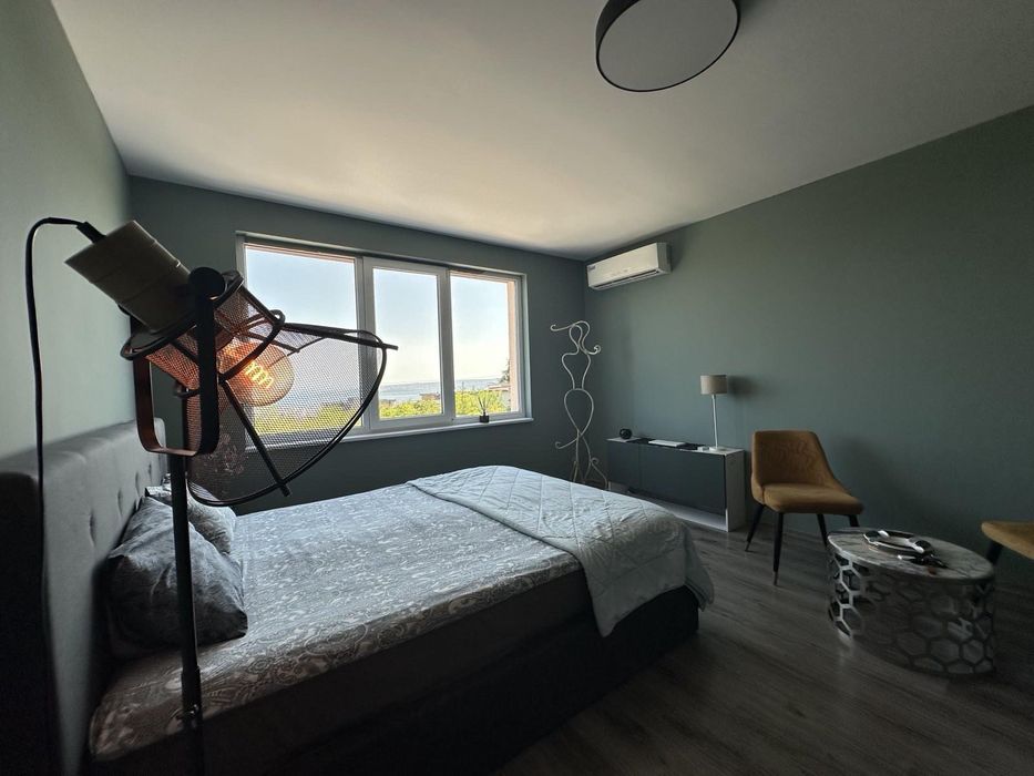 Дава се под наем Едностаен апартамент в Варна, м-т Пчелина - 35 кв.м за 357 € - Снимка #1