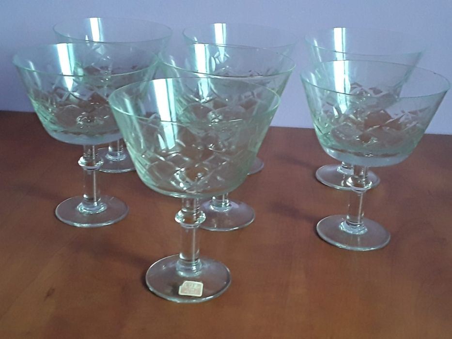 Vând set 7 Pahare Șampanie de Lux