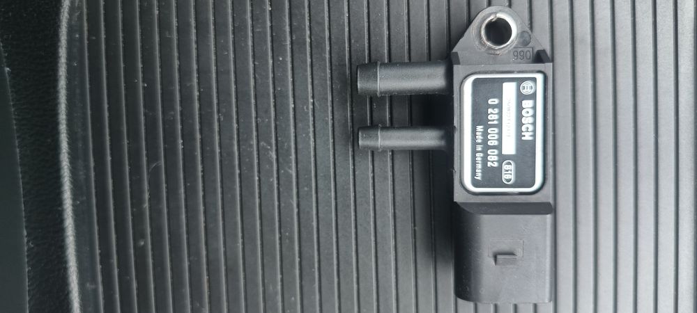 Senzor presiune diferențială DPF VW Passat B6 2.0 TDI – Bosch 02810060