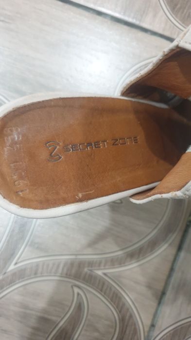 Продам женские босоножки