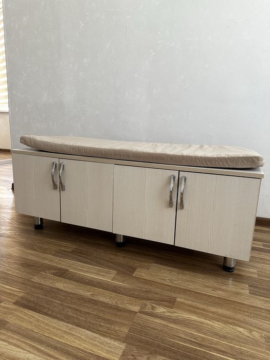 Обувница, б/у, цвет белый