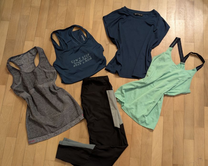 Официално сако и гащеризон с цип отзад