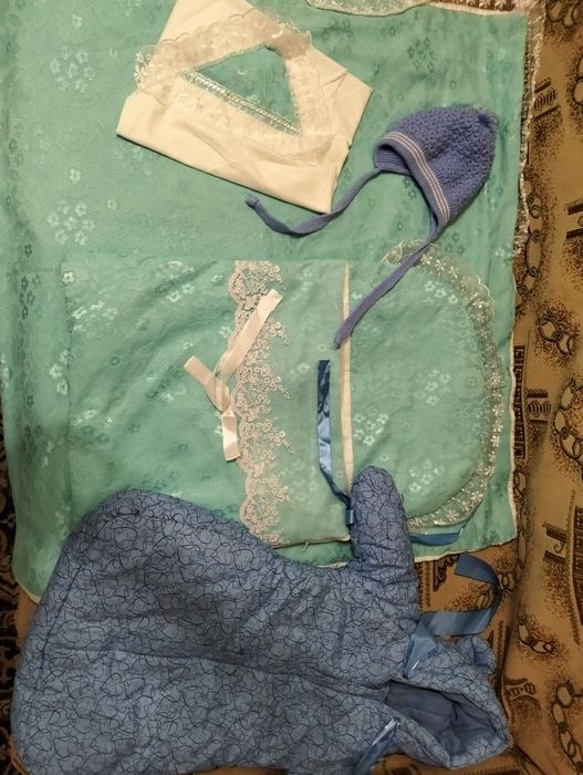 Продам детские вещи