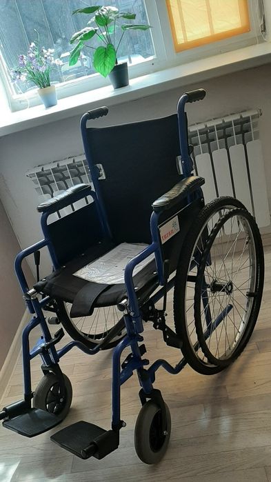Продам инвалидную коляску