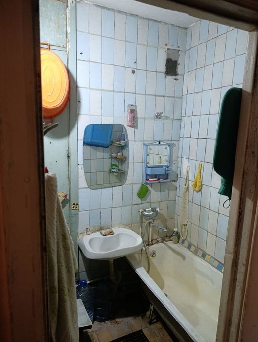 Продаётся квартира сергели 4 станция метро 2 ком.
