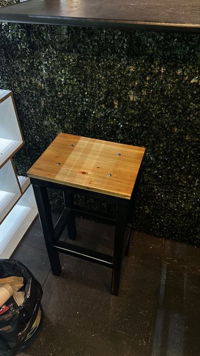 Продам барный стол