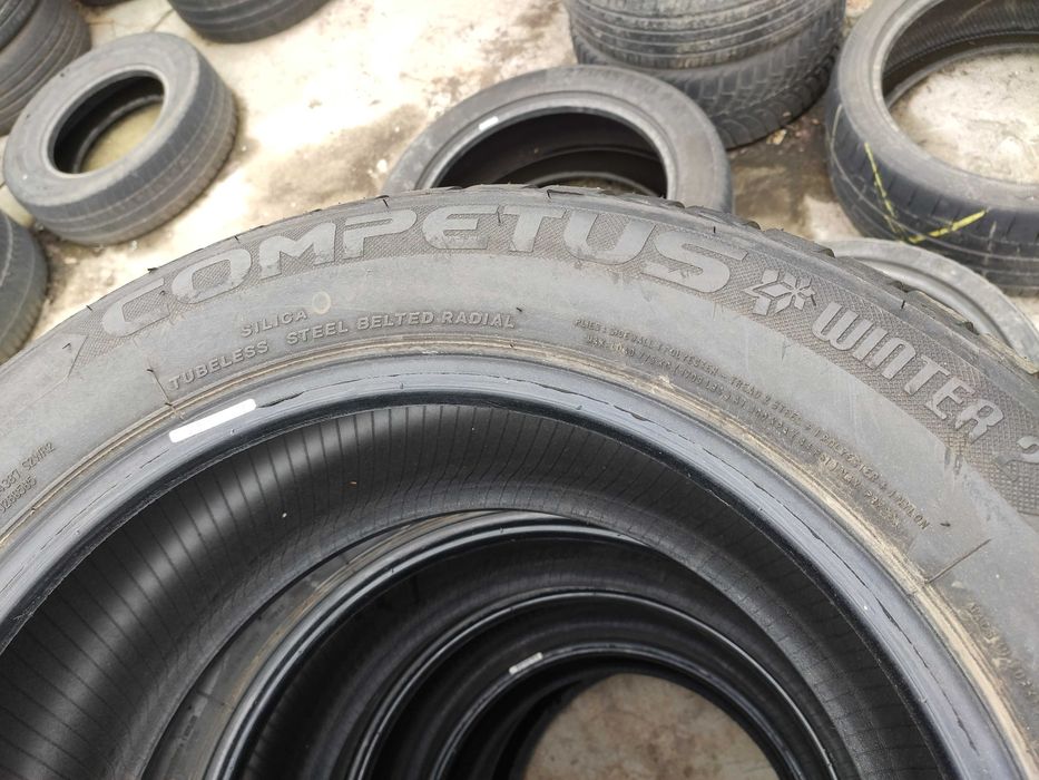 4бр Зимни гуми 235 55 17 - Lassa