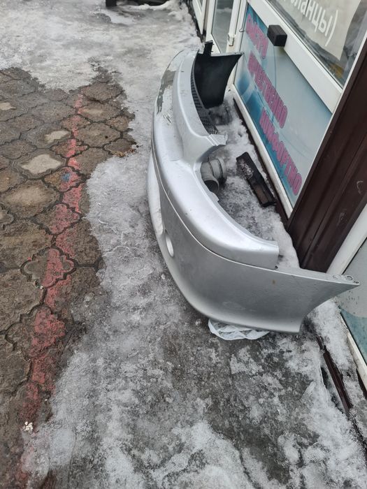 Бампер передний ниссан