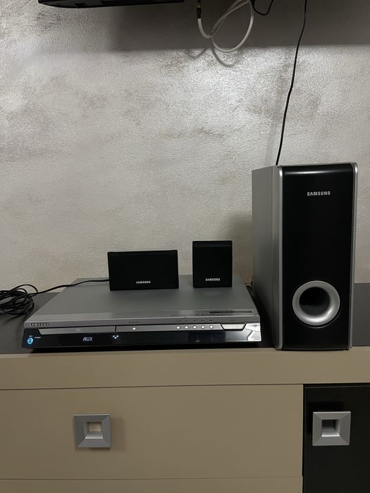 Sistem Home Cinema 5.1 Samsung – Sunet Puternic, Stare Excelentă + Accesorii